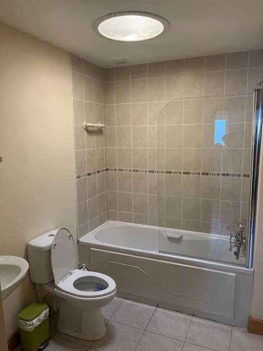 Modern 4 Bed House In Town Villa Tubbercurry Ngoại thất bức ảnh