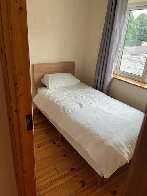 Modern 4 Bed House In Town Villa Tubbercurry Ngoại thất bức ảnh